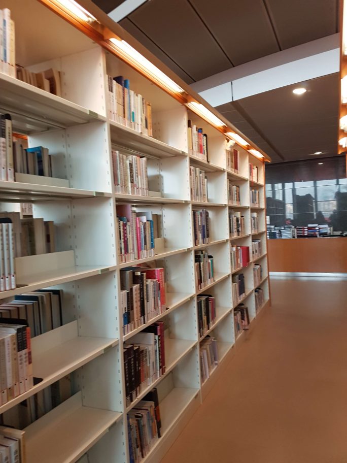 上海浦東図書館（写真） 参考画像